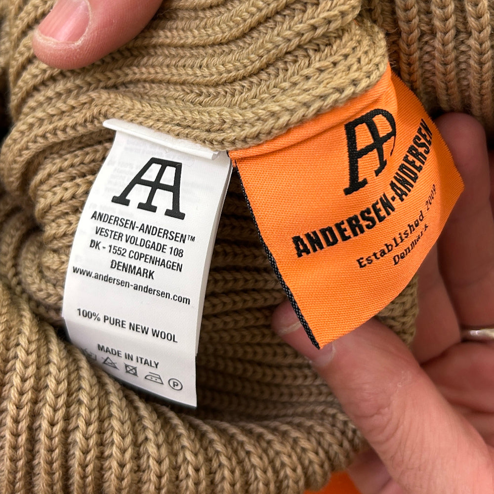 andersen andersen navy crewneck camel