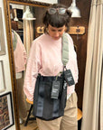 topologie summit tote medium black/moss and puffer strap moss