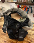 topologie summit tote medium black/moss and puffer strap moss