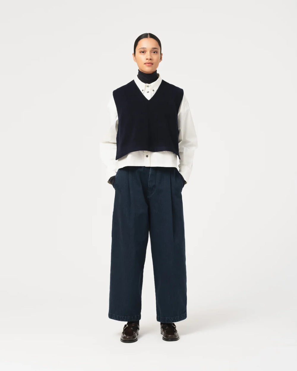 girls of dust vee vest pachuca wool navy
