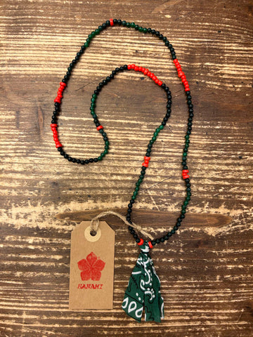 hanami necklace green black red
