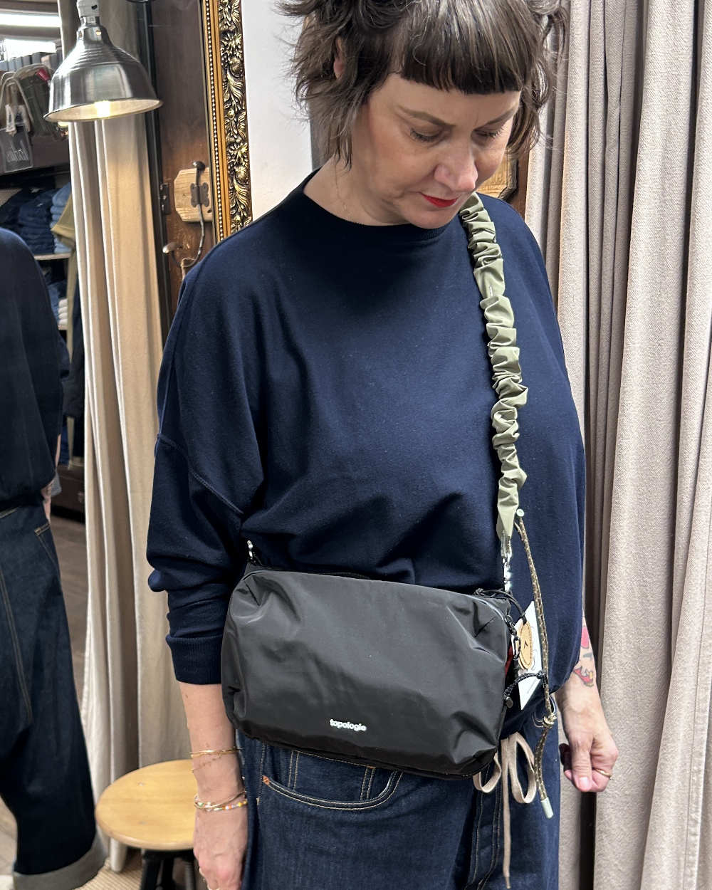 topologie bottle sacoche large black and bungee strap moss