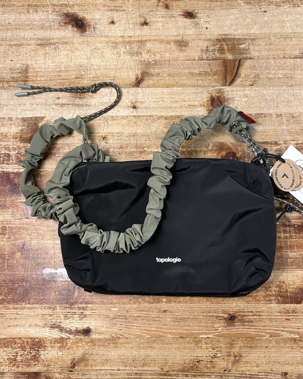 topologie bottle sacoche large black and bungee strap moss