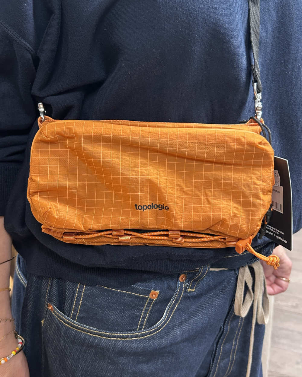 topologie bottle sacoche medium burn orange ripstop and utility sling black
