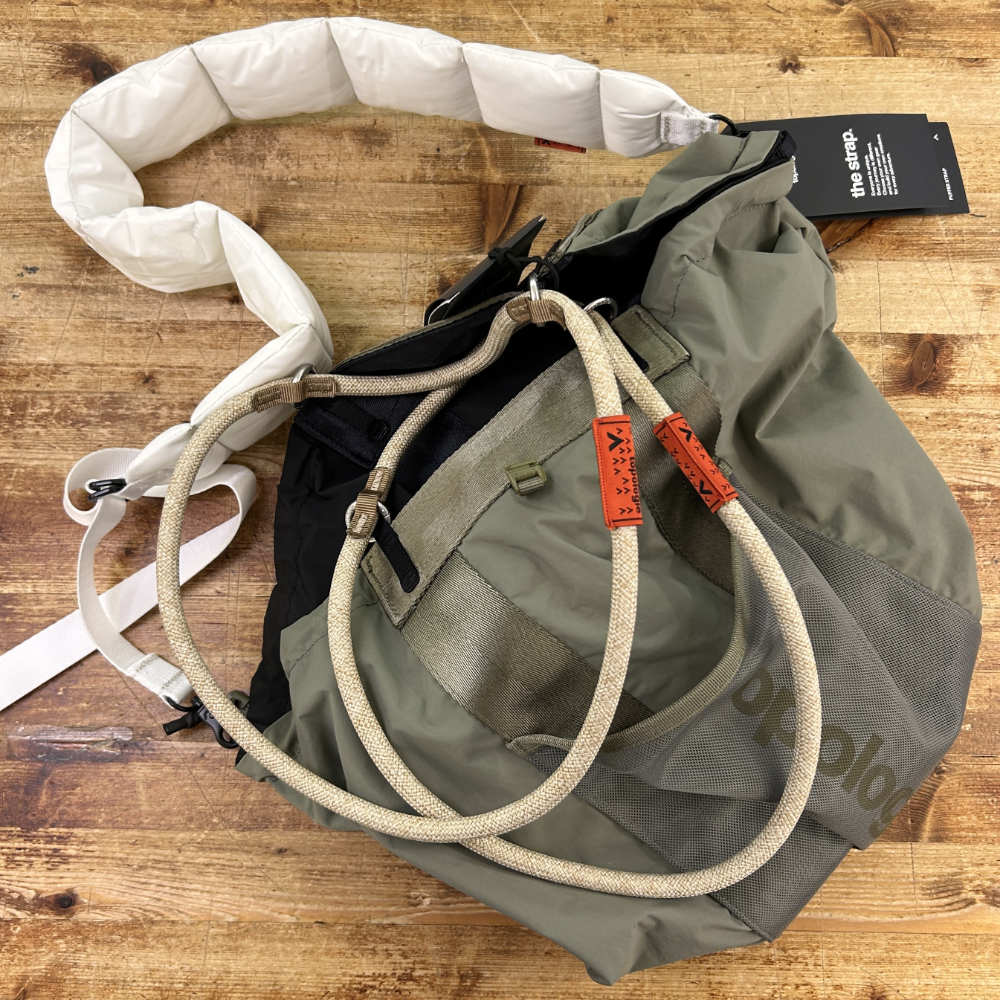 topologie summit tote medium moss black and puffer strap marshmallow and the loop rope 10mm