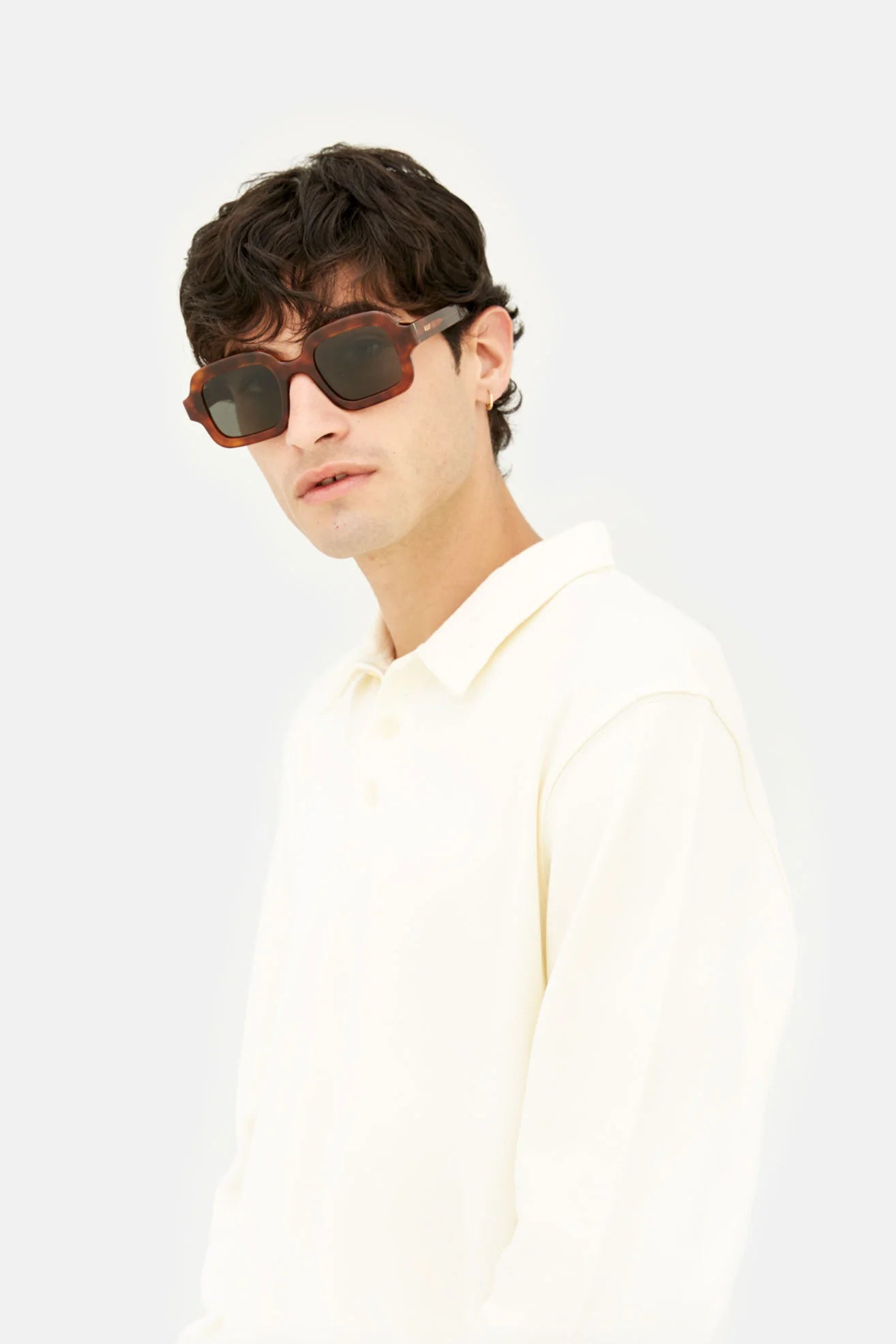 RETROSUPERFUTURE Benz Havana Diversa Tortoiseshell Sunglasses Unisex 01_E007_8P9.jpg?v=1736512395&  main image 3