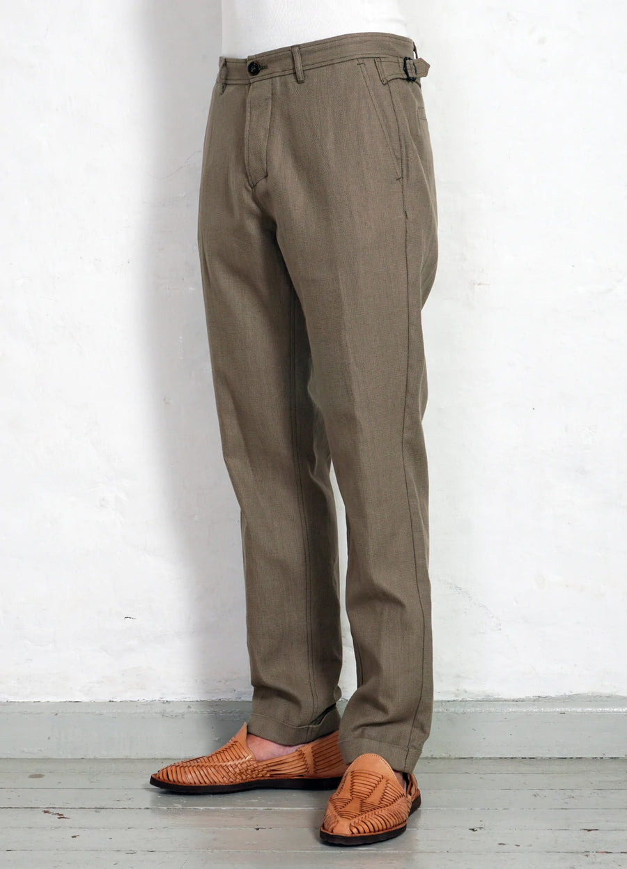 hansen finn side buckle regular trousers bay leaf